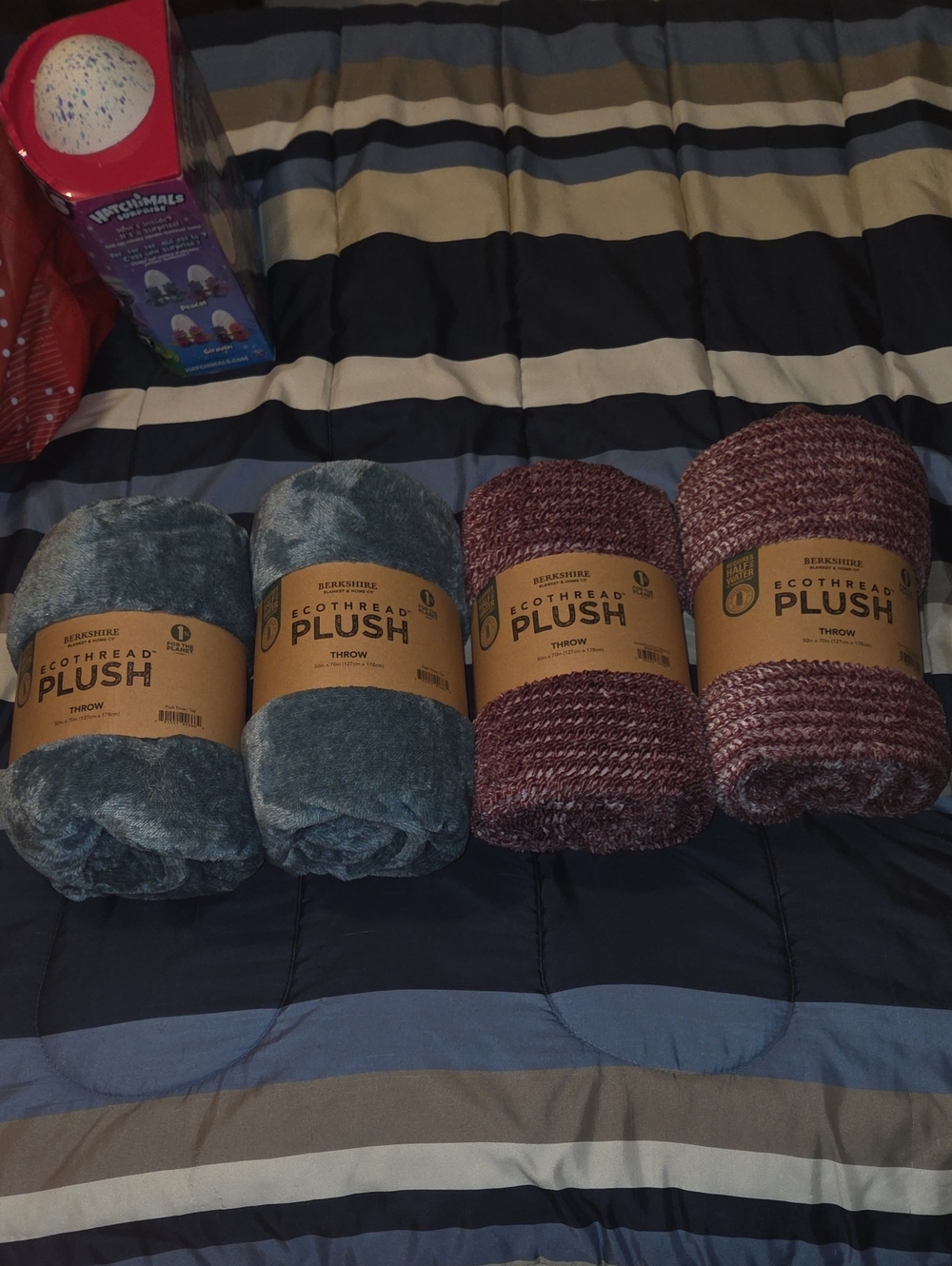 Plush Teal Solid Throw Blanket, Polyester Rectangular Modern for Adults